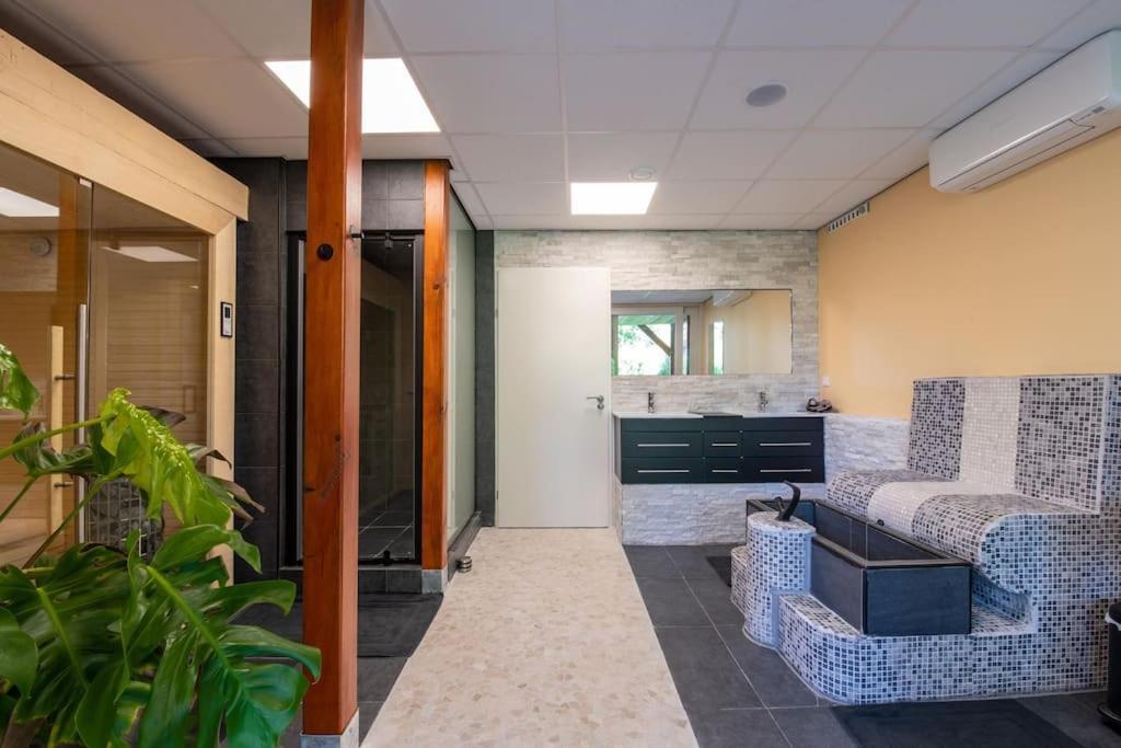 Wellness Studio Tiel Met Sauna En Jacuzzi Εξωτερικό φωτογραφία